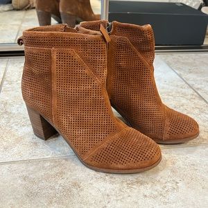 Toms suede booties